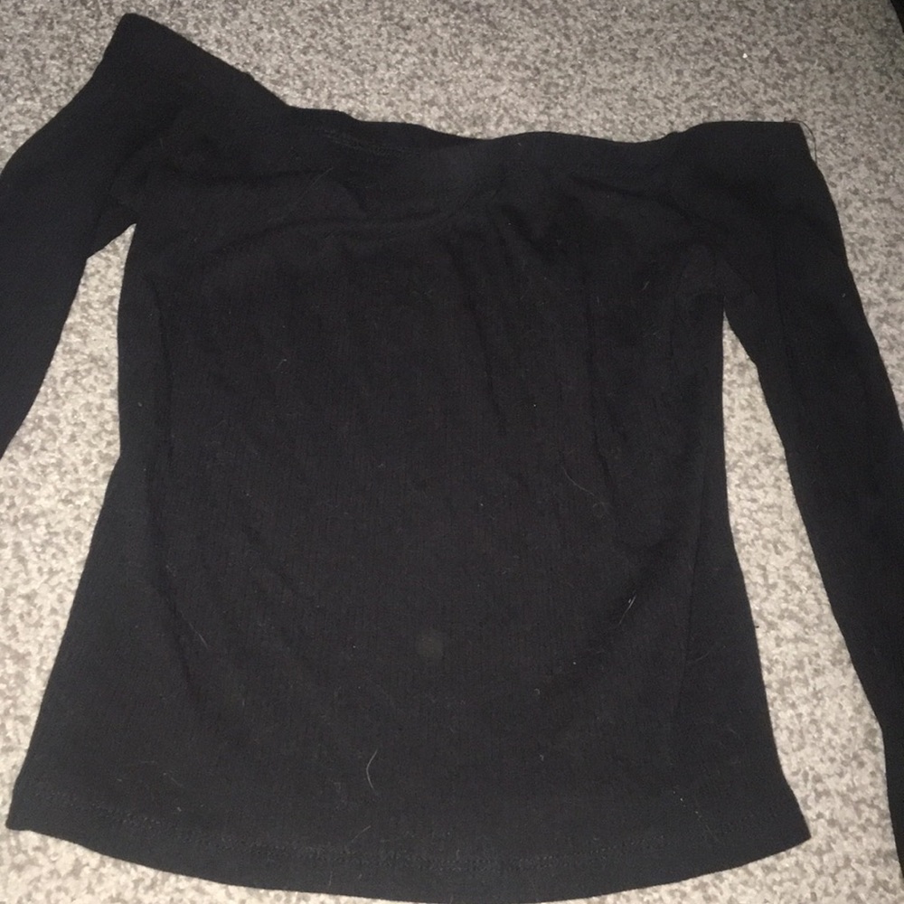 🌼Black off the shoulder top🌼